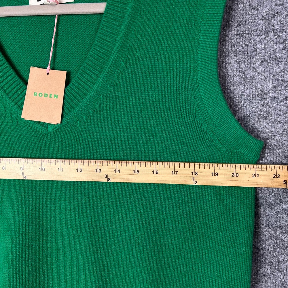 NEW Boden Sweater Vest Medium Green V-Neck 100% Wool Sleeveless Knit - Picture 3 of 7
